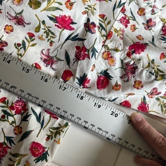 NWT J Crew Scalloped tie-neck top in vintage floral - Picture 3 of 7